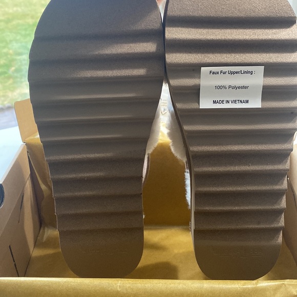 Koolaburra by UGG, size 7 - Picture 5 of 9